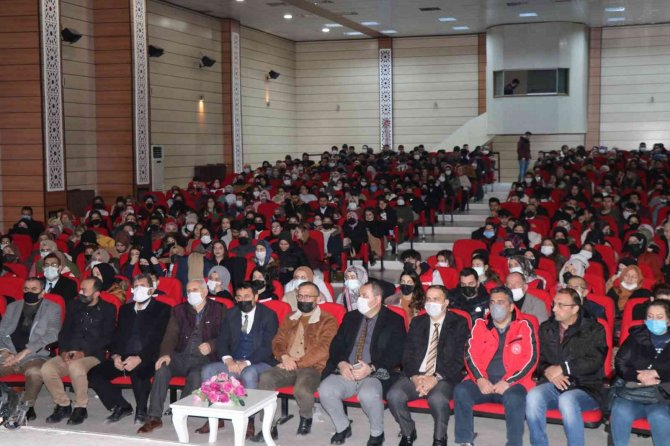 Fahreddin Paşa’nın Direnişini Anlatan "Kumandan" Oyunu Erzincan’da Tiyatro Severlerle Buluştu