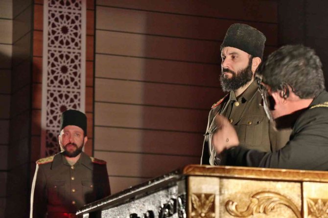 Fahreddin Paşa’nın Direnişini Anlatan "Kumandan" Oyunu Erzincan’da Tiyatro Severlerle Buluştu
