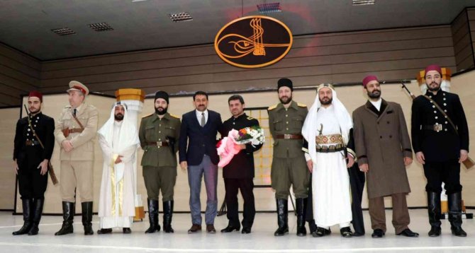 Fahreddin Paşa’nın Direnişini Anlatan "Kumandan" Oyunu Erzincan’da Tiyatro Severlerle Buluştu