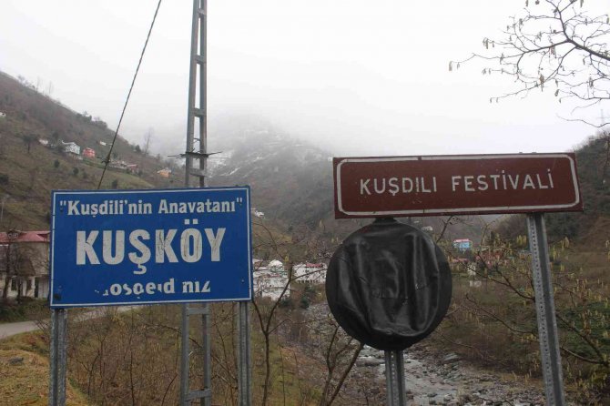 Yaşayan İ̇nsan Hazinesine Köyünde Kuş Dili Ve Kemençe Eşliğinde Karşılama