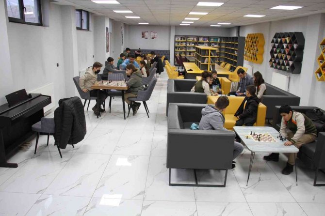Şemdinlili Çocuklar Satranç Turnuvasına Hazırlanıyor