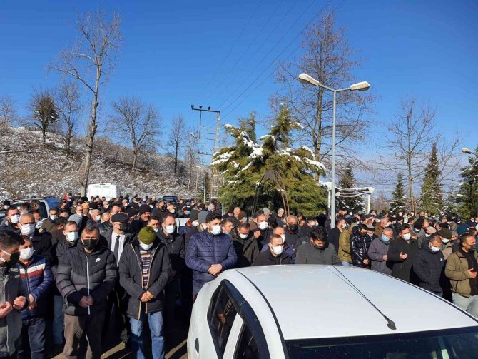 Halı Sahada Hayatını Kaybeden Şube Müdürü Son Yolculuğuna Uğurlandı