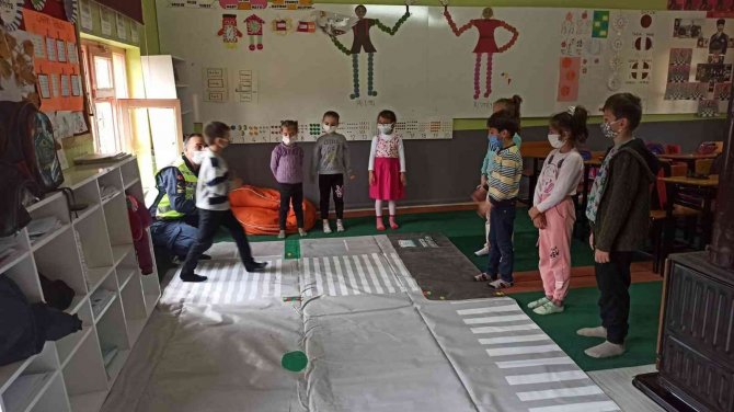 Trafik Dedektifleri Projesi Kapsamında Öğrencilere Eğitim Verildi