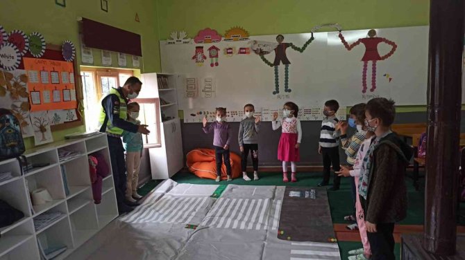 Trafik Dedektifleri Projesi Kapsamında Öğrencilere Eğitim Verildi