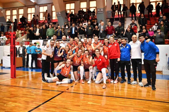 Çukurova Belediyespor Başkanı Esmen: "Bu Takım Şampiyon Olacak"