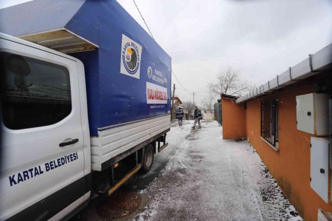Kartal Belediyesi’nin Karla Mücadele Ekipleri 7/24 İş Başında