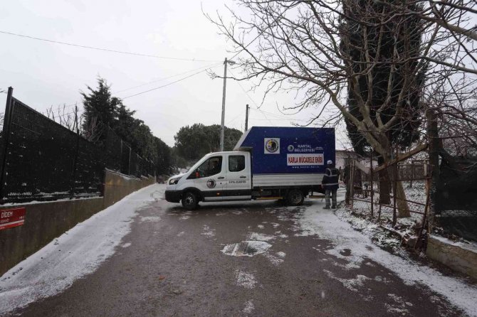 Kartal Belediyesi’nin Karla Mücadele Ekipleri 7/24 İş Başında