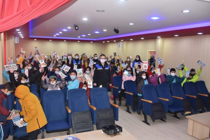 Kastamonu’da Öğrencilere Sosyal Medya Bağımlılığı Anlatıldı