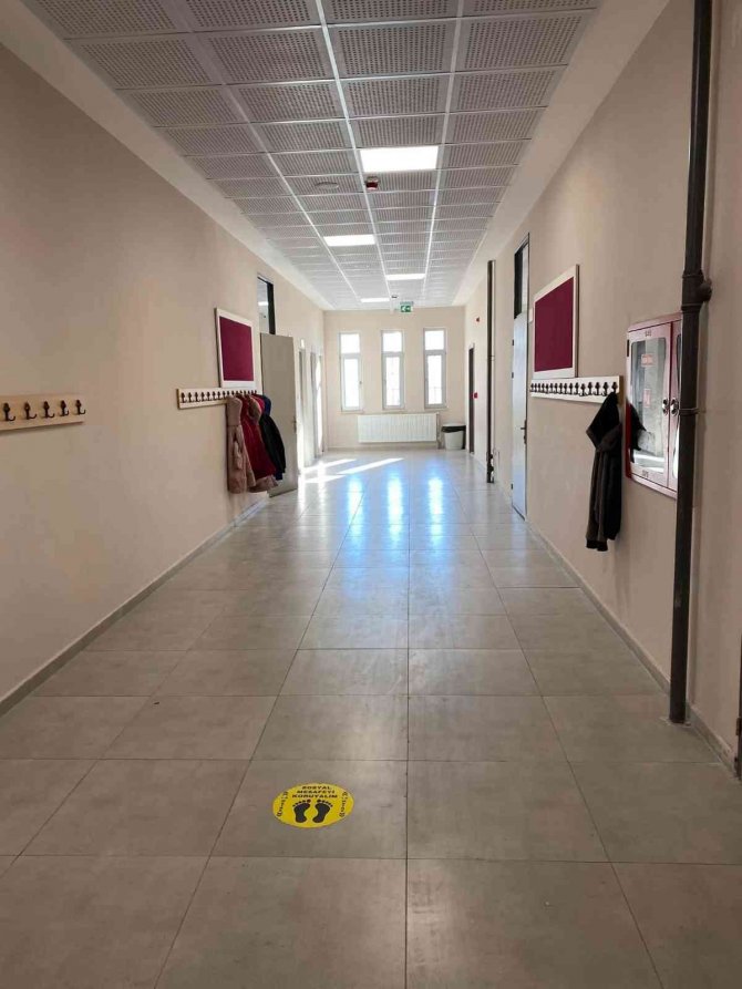 12 Derslikli İlkokul Ve Ortaokulunda Ders Zili Çaldı