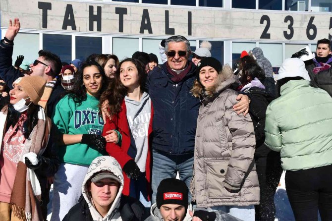 Başkan Topaloğlu, Öğrencilerle Beraber Tahtalı Dağı’na Çıktı