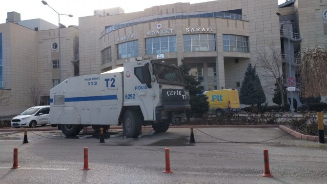Konya’da 7 Kişinin Öldürülmesi Olayından Önce İki Aile Arasındaki Kavganın Duruşmasında Arbede
