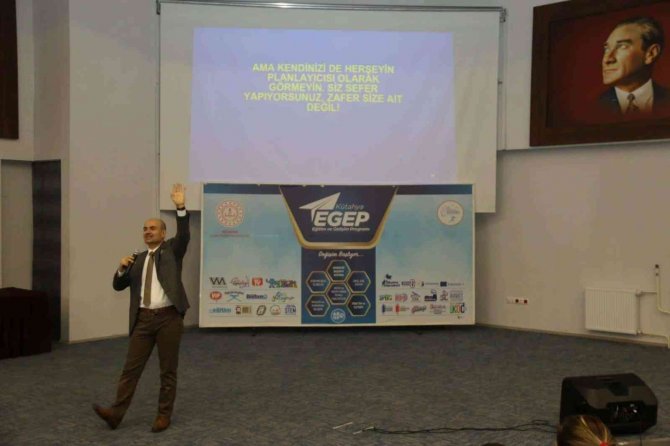 Kütahya’da Okul İdarecilerine “Zaman Yönetimi” Konulu Seminer Verildi