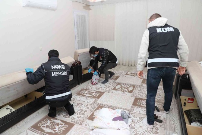 Mersin’deki Tefeci Ve Kaçakçılık Operasyonunda 12 Kişi Gözaltına Alındı
