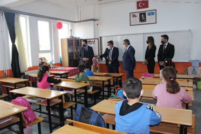 Muğla İ̇l Milli Eğitim Müdürü Çay, Köyceğiz’de İncelemelerde Bulundu