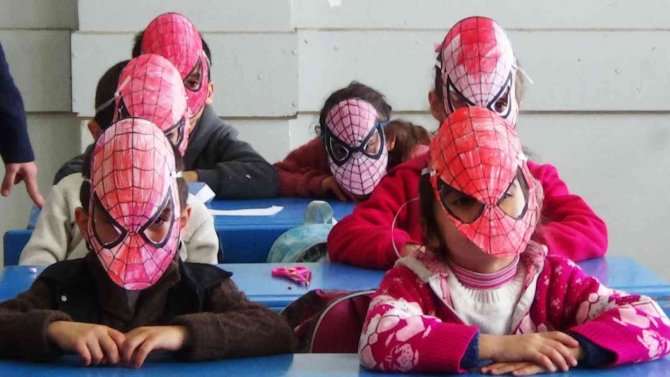 Muş’ta Öğrenciler Okuma Yazmayı Eğlenerek Öğreniyor