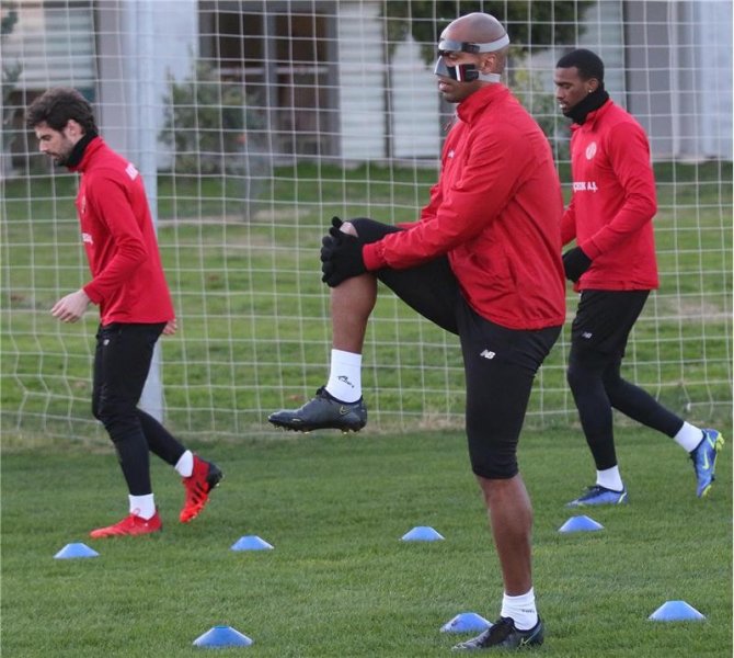 Antalyaspor Eksik Çalıştı
