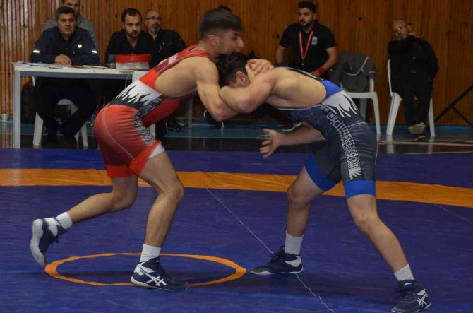 Güreşçiler Ordu’da Mindere Çıktı