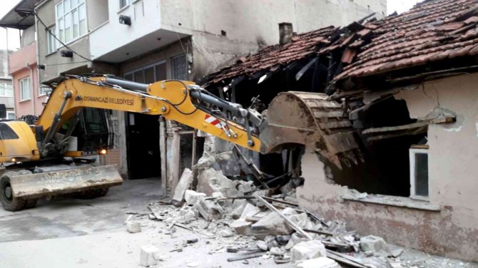 Osmangazi’de Metruk Bina Temizliği
