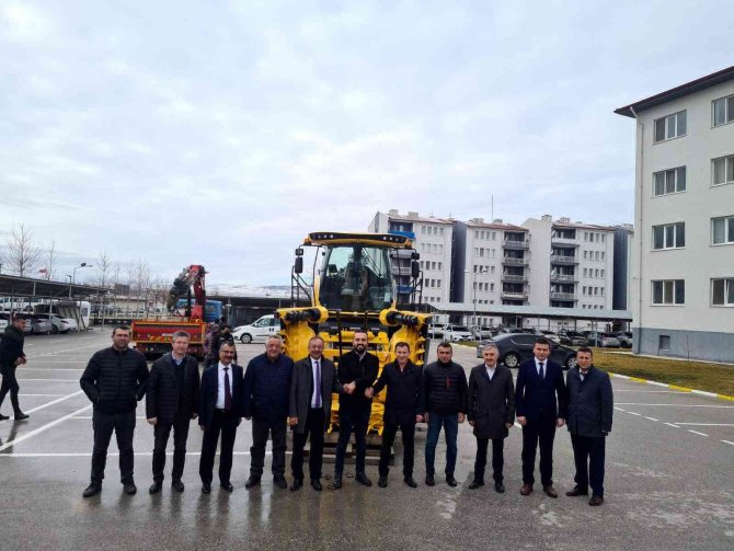 Dokap Desteği İle Mısır Silaj Makinesi Alındı