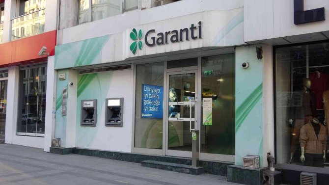 Banka Müdüründen Filmlere Konu Olacak Soygun