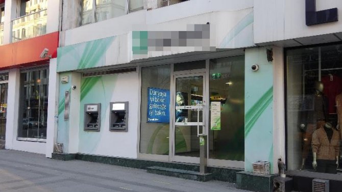 Banka Müdüründen Filmlere Konu Olacak Soygun