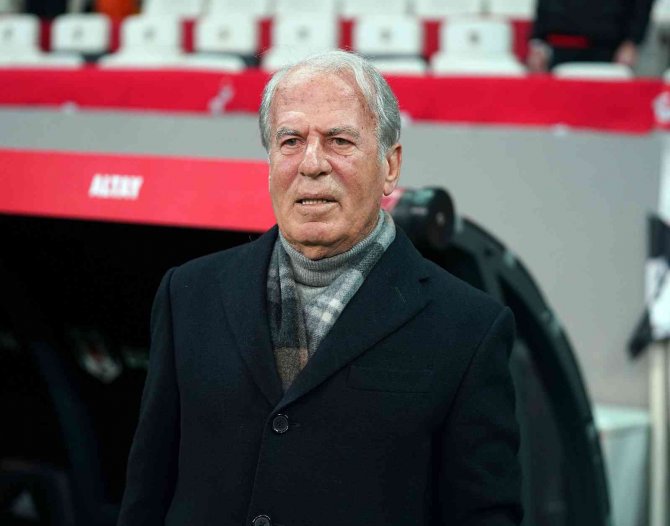 Süper Lig’e Teknik Direktör Dayanmıyor; 20 Haftada 17 İsim!
