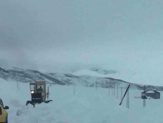 Tunceli’de Karla Mücadele Çalışmaları Sürüyor
