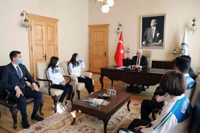 Milli Okçulardan Başkan Gürün’e Ziyaret