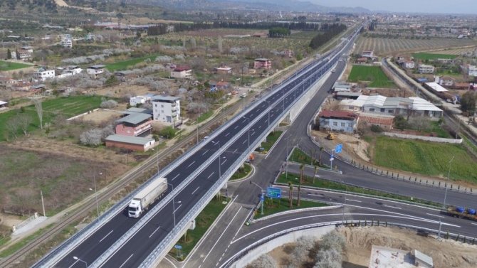 Denizli-aydın Otoyolu Akdeniz Bölgesi’ne Gelen Turistlerin Ege Bölgesi’ne Ulaşımını Kolaylaştıracak