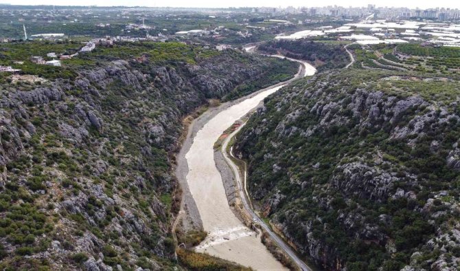 Yağışlar Umut Verdi, Yazın Kuruyan Alata Deresi Denizle Buluştu