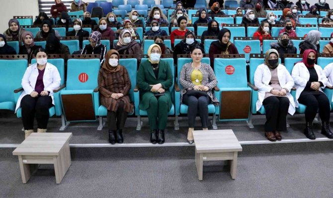 Van’da “Kadınların Toplumdaki Yeri Ve Önemi” Konulu Seminer