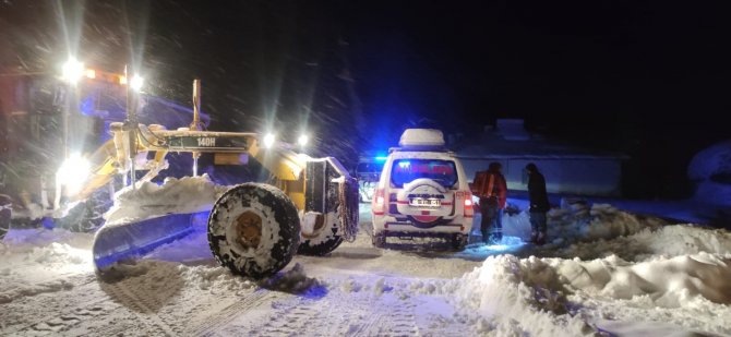 Yol Açılana Kadar Evde Doğum Yaptı