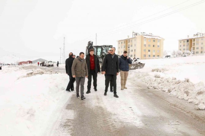İ̇pekyolu’nda Karla Mücadele Çalışması