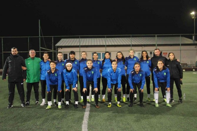 Üg Horozkentspor’un Kadınları Yeni Sezona Hazır