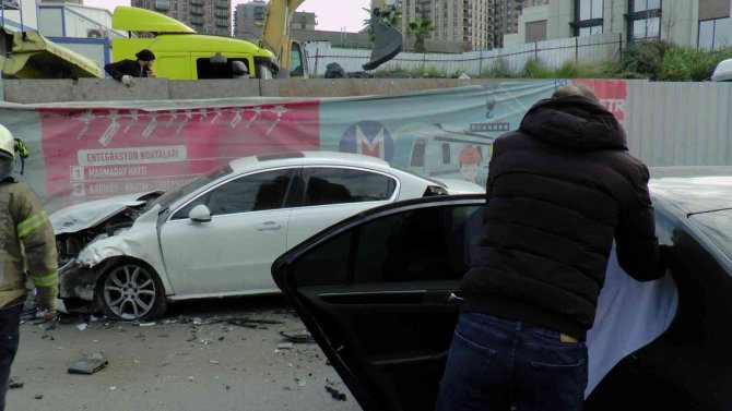 Ümraniye’de Yol Çalışması Kazaya Sebebiyet Verdi, 4 Kişi Yaralandı