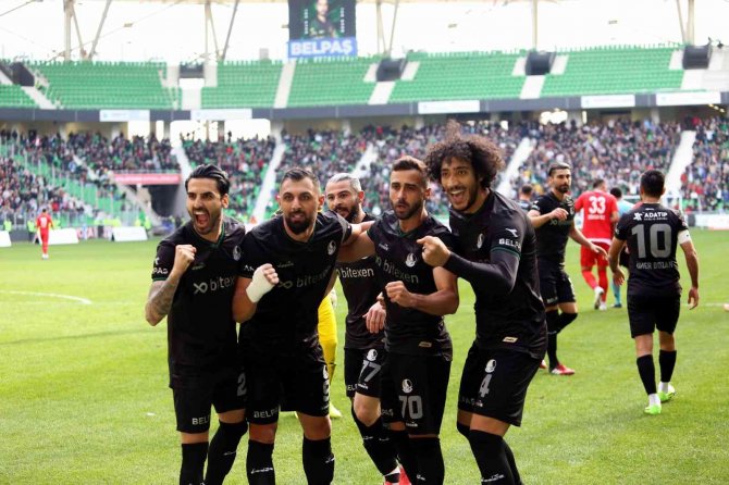 Sakaryaspor, 45 Puanla Liderliğini Koruyor
