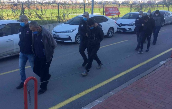 Adana’da Yabancı Uyruklu 5 Deaş’lı Adliyeye Sevk Edildi