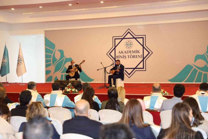 Alkü’de Akademiik Biniş Töreni