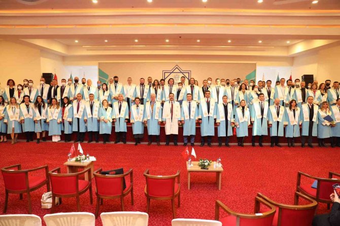 Alkü’de Akademiik Biniş Töreni