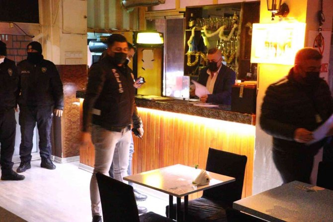 Ankara’da 300 Polisle Eğlence Mekanlarına Denetim