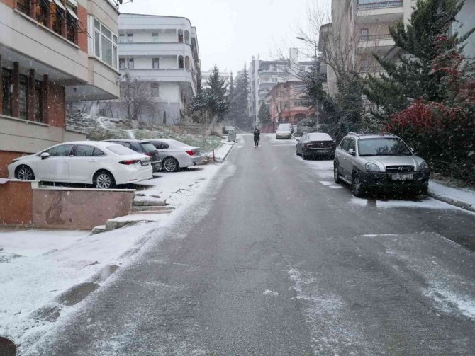 Başkent’te Kar Ve Sis Aynı Anda Bir Arada