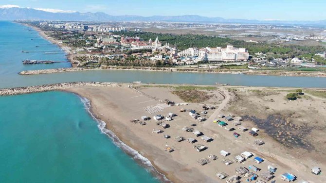 Antalya’da 5 Yıldızlı Otellere Komşu Çardaklara Yıkım Kararı