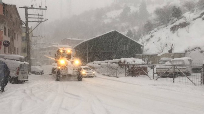 Artvin’e Kar Geri Geldi