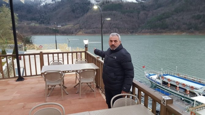 Baraj Gölünde Yüzen Karaca Görenleri Şaşırttı