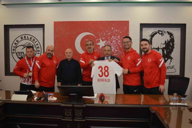 Futsal Milli Takımından Madalya Sözü