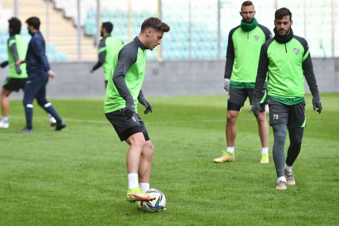 Bursaspor Son Antrenmanını Timsah Park’ta Yaptı