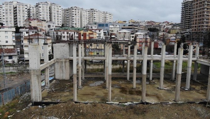 Çekmeköy’de İtfaiye İstasyonu İnşaatı, Hurdacıların İstilasına Uğradı