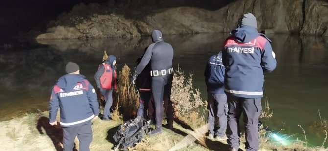 Ava Gittikten Sonra Eşyaları Gölette Bulunan Adam İçin Arama Çalışması Başlatıldı