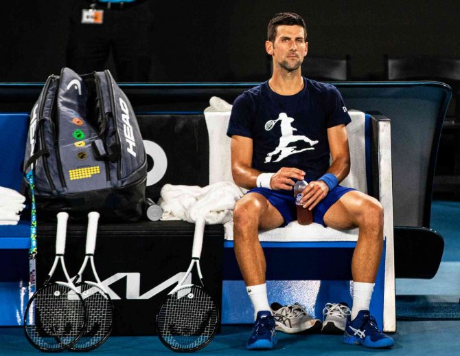 Sırp Tenisçi Djokovic Avustralya’da Gözaltına Alındı
