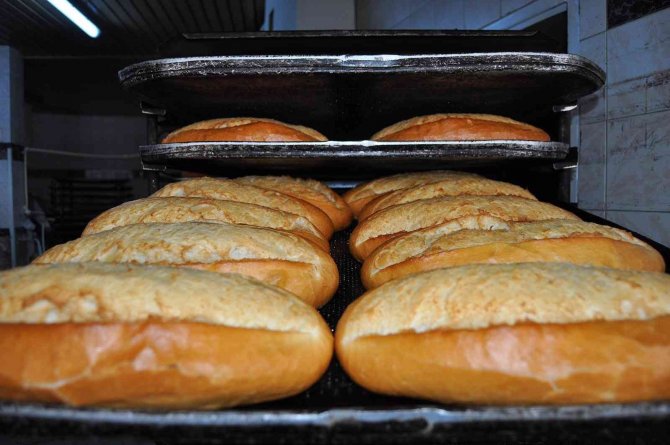 Korkuteli İlçesinde Ekmek Ve Simit 3 Tl Oldu